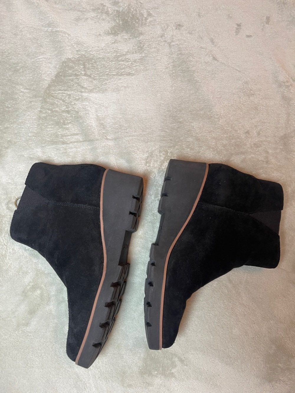 Vionic Black Suede Wedge Ankle Boot with Gold Zip Size: 8 - Picture 3 of 11